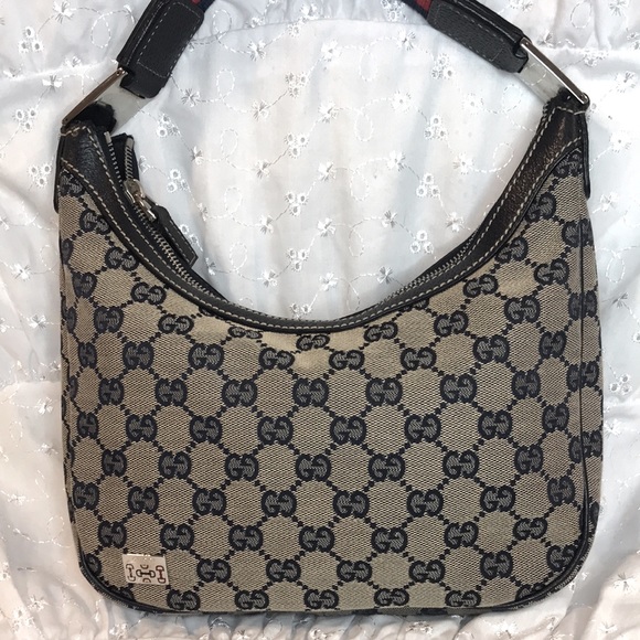 ⭐️ Rare Authentic Vintage Gucci Mini Croissant Shoulder Bag - Picture 4 of 14